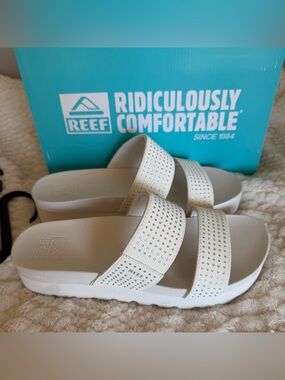 Reef Women’s White Double-Strap Stud Slide Sandals